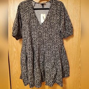 NWT Universal Thread Floral V-Neck Dress with Pockets